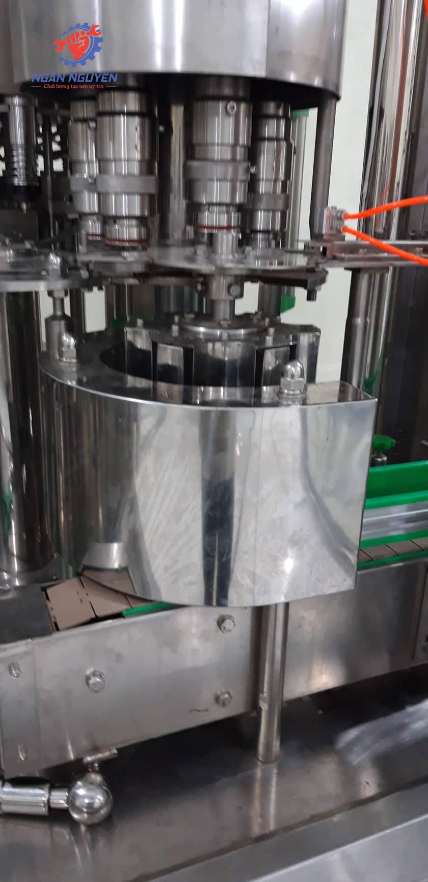 Máy xoáy nắp tự động Máy xoáy nắp tự động