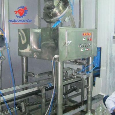 Máy xoáy nắp chai 5 lít Máy xoáy nắp chai 5 lít