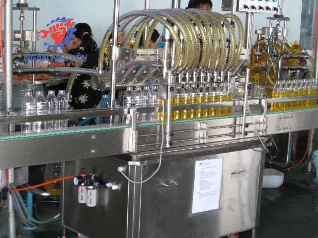 Máy chiết rót dầu ăn tự động Máy chiết rót dầu ăn tự động